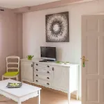 Oasis Royal Apartment
